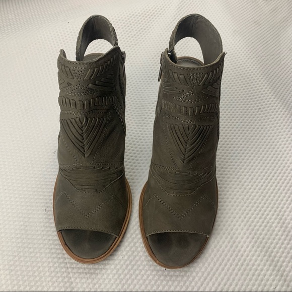 Vince Camuto Karinta heel - Picture 3 of 15